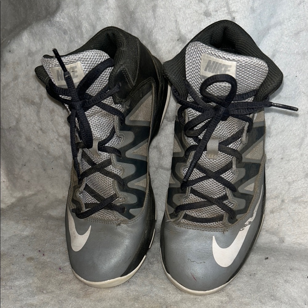Nike Gray and Black Athletic Shoes Size 6.5Y